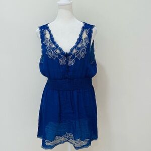 SIMPLY IRRESISTIBLE Royal Blue Embroidered Top Women's Size XL. No Iron NWT